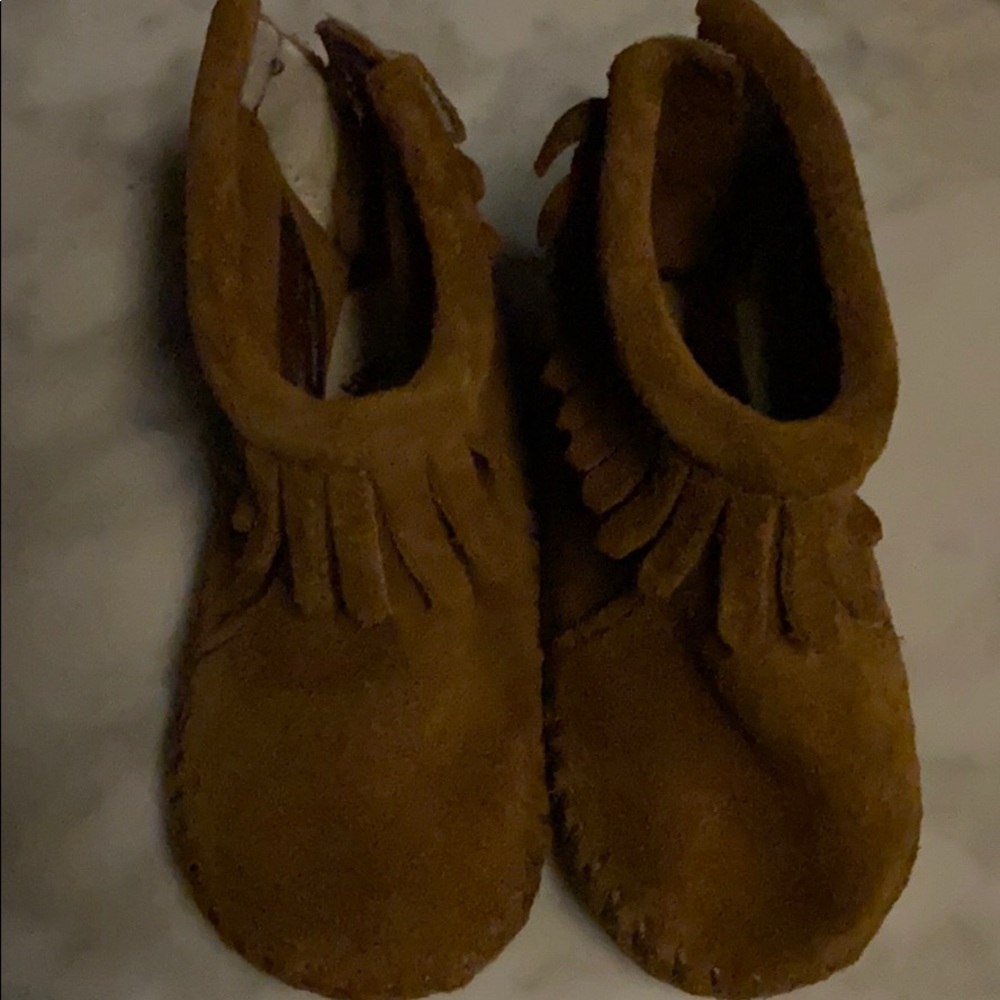 Minnetonka baby/toddler moccasins size 3